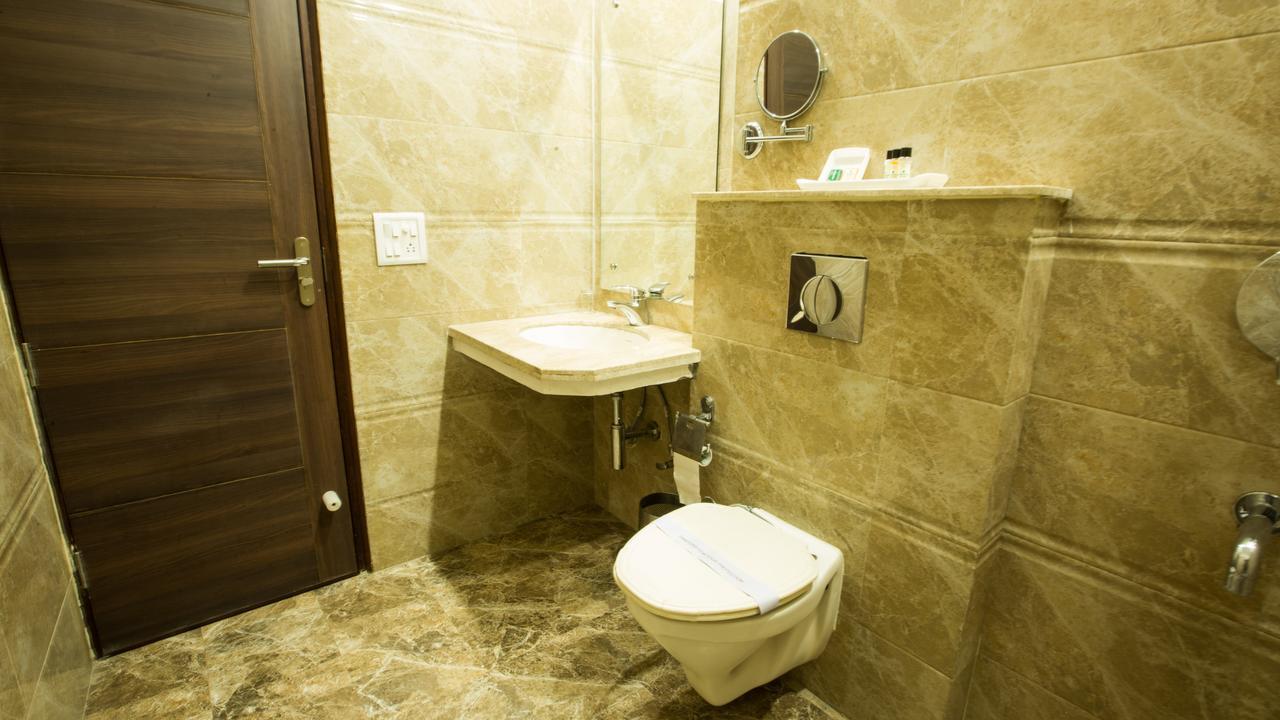 Hotel Whistling Greens Moga Zewnętrze zdjęcie